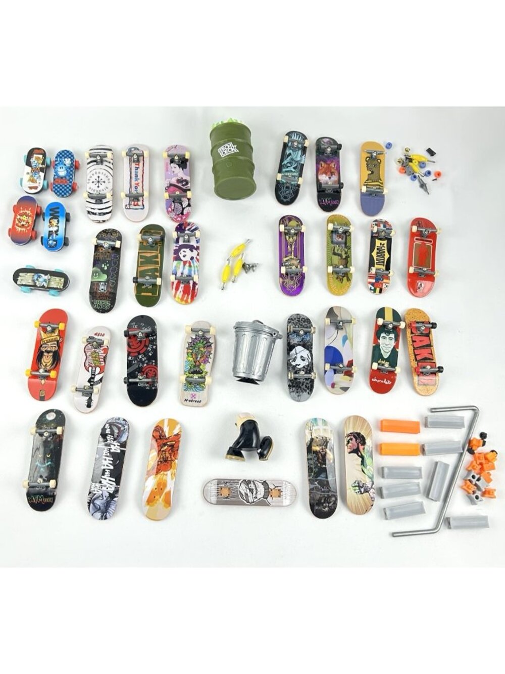 Tech Deck Lot Fingerboards & Accessories  Some Vintage *Read*
